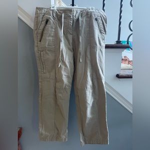 Tommy Hilfiger Capri Pants size 2